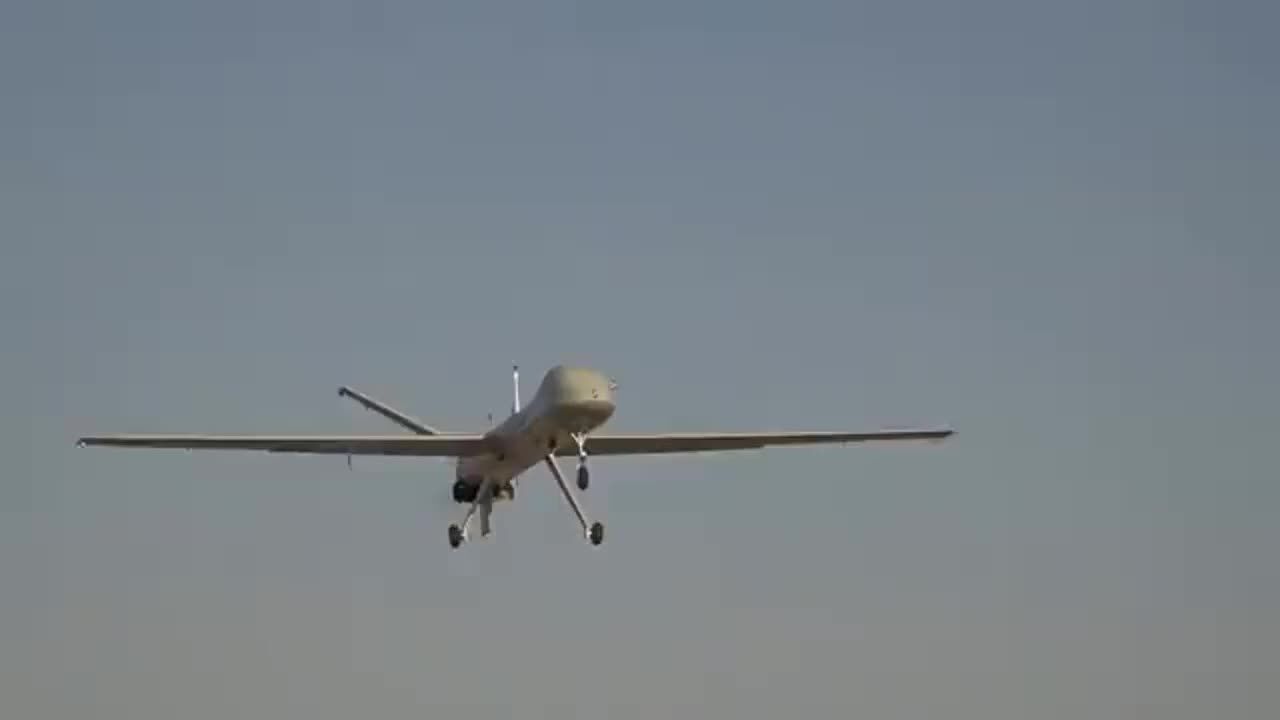 Іран розробляє новий безпілотник Mohajer із збільшеною дальністю польоту: як це вплине на війну в Україні