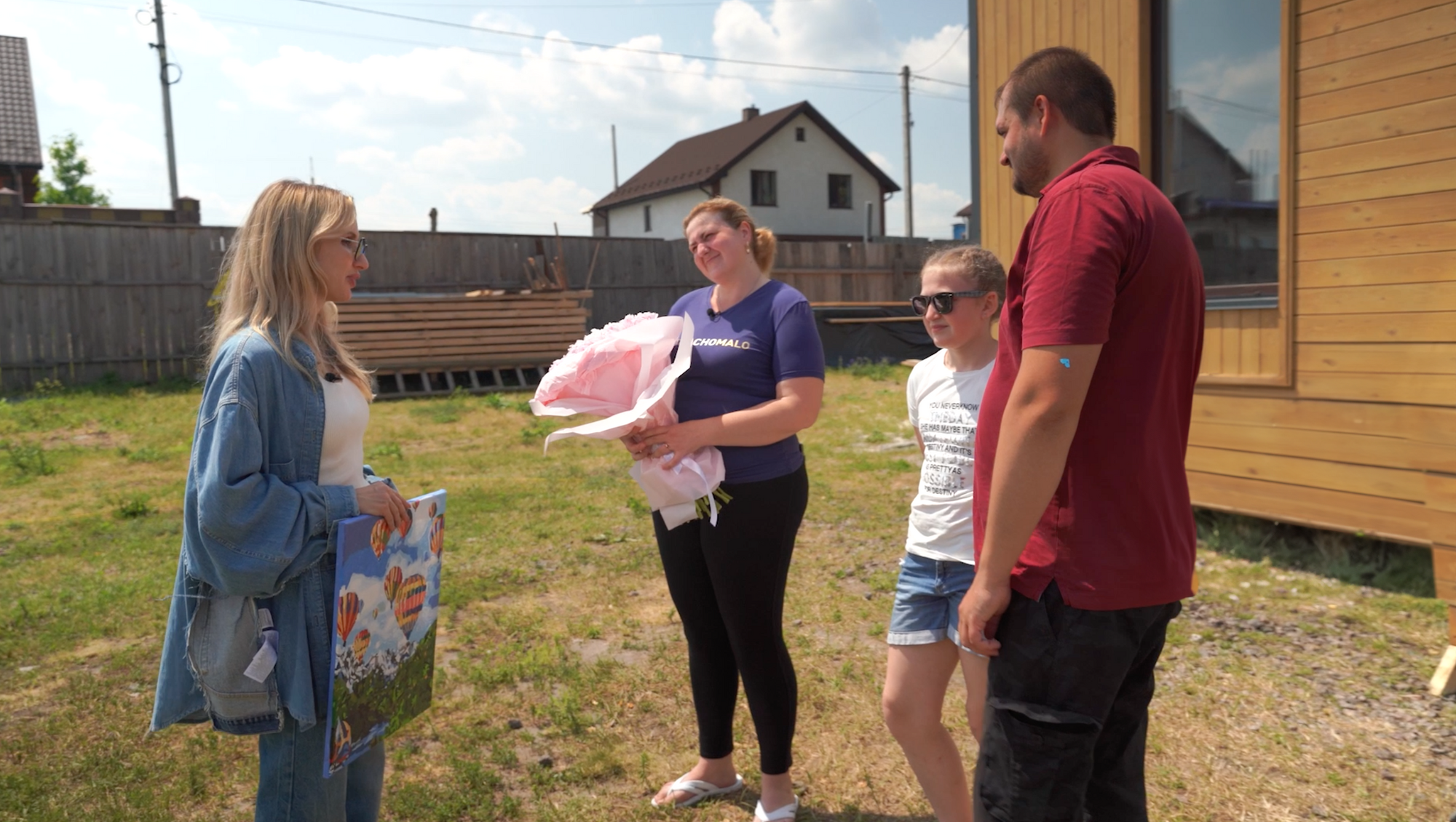 Шанс на нове життя: LOBODA подарувала  будинок сім’ї, чиє житло зруйнував російський терор. Фото і відео