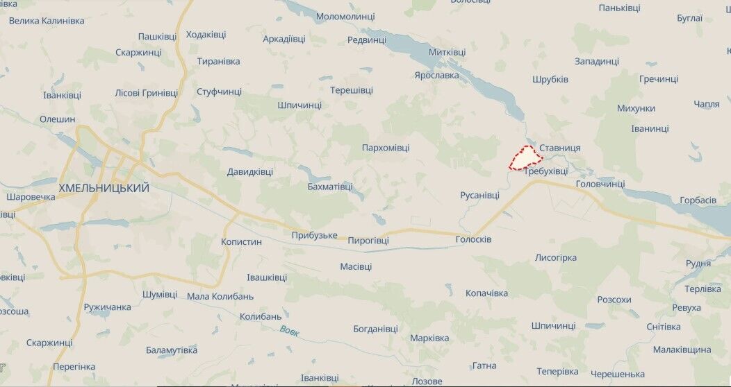 После взрыва в небо поднялся "красный гриб": в результате удара РФ по Хмельнитчине повреждена Меджибожская крепость. Фото и видео