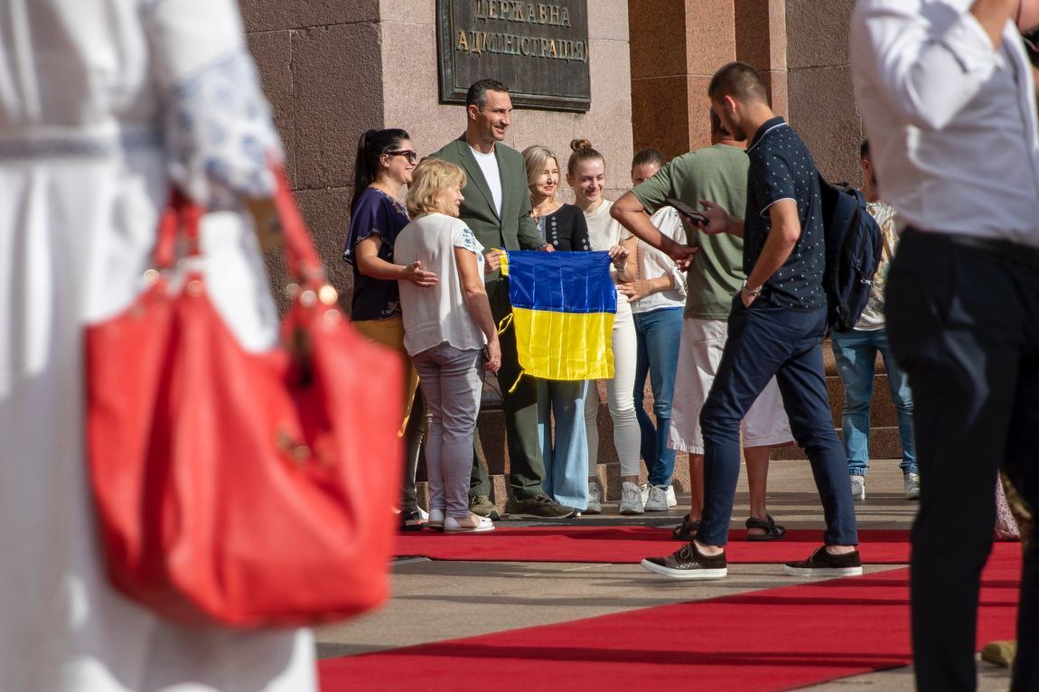 "Це один із символів державності і єдності нашого народу": Кличко привітав українців із Днем Державного прапора України. Фото