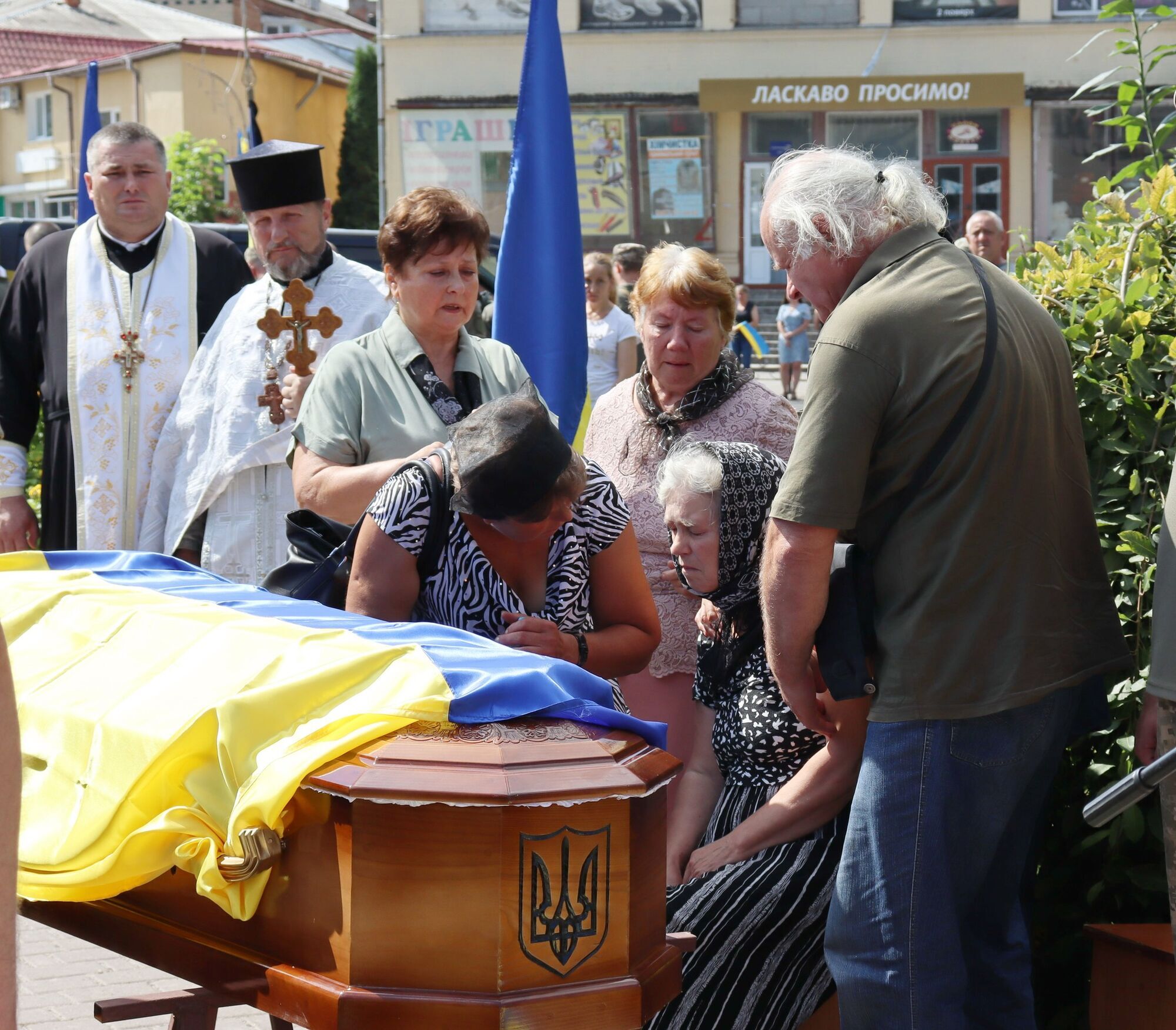 Был настоящим защитником своего народа: в Хмельницкой области попрощались с боевым медиком