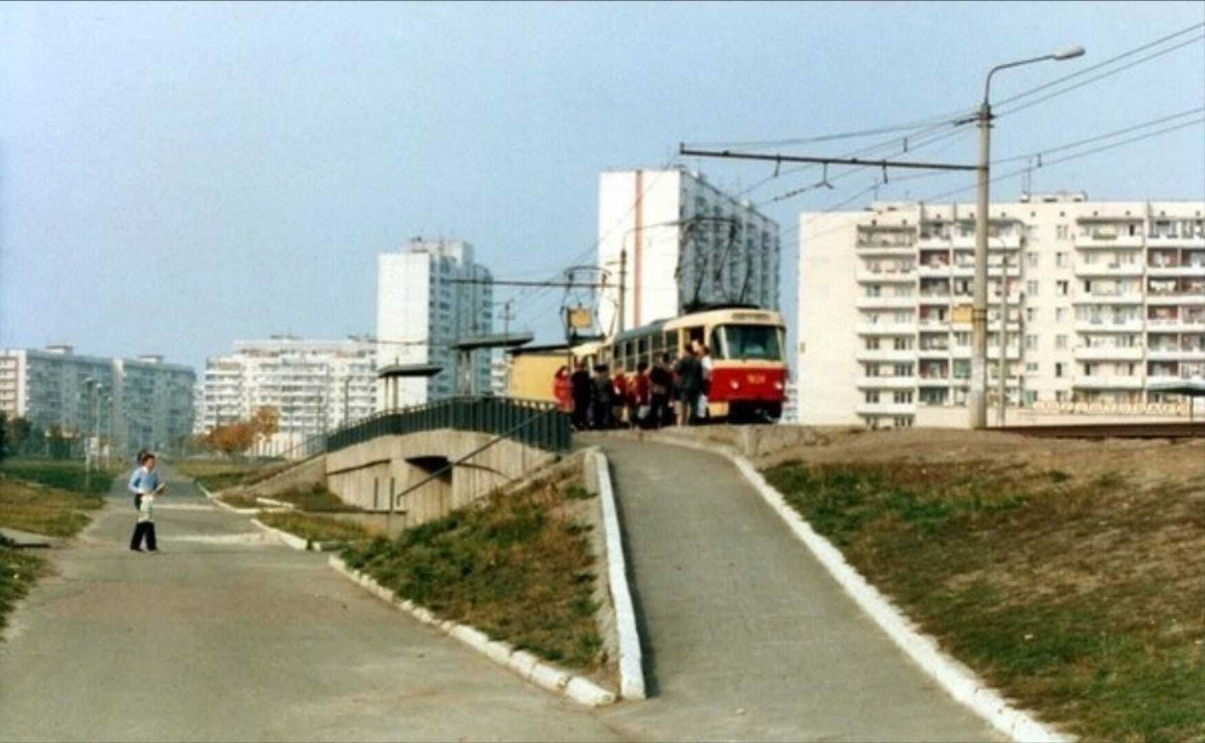 Много песка и без ТРЦ: в сети опубликовали уникальные фото Оболони 1970-1980-х годов