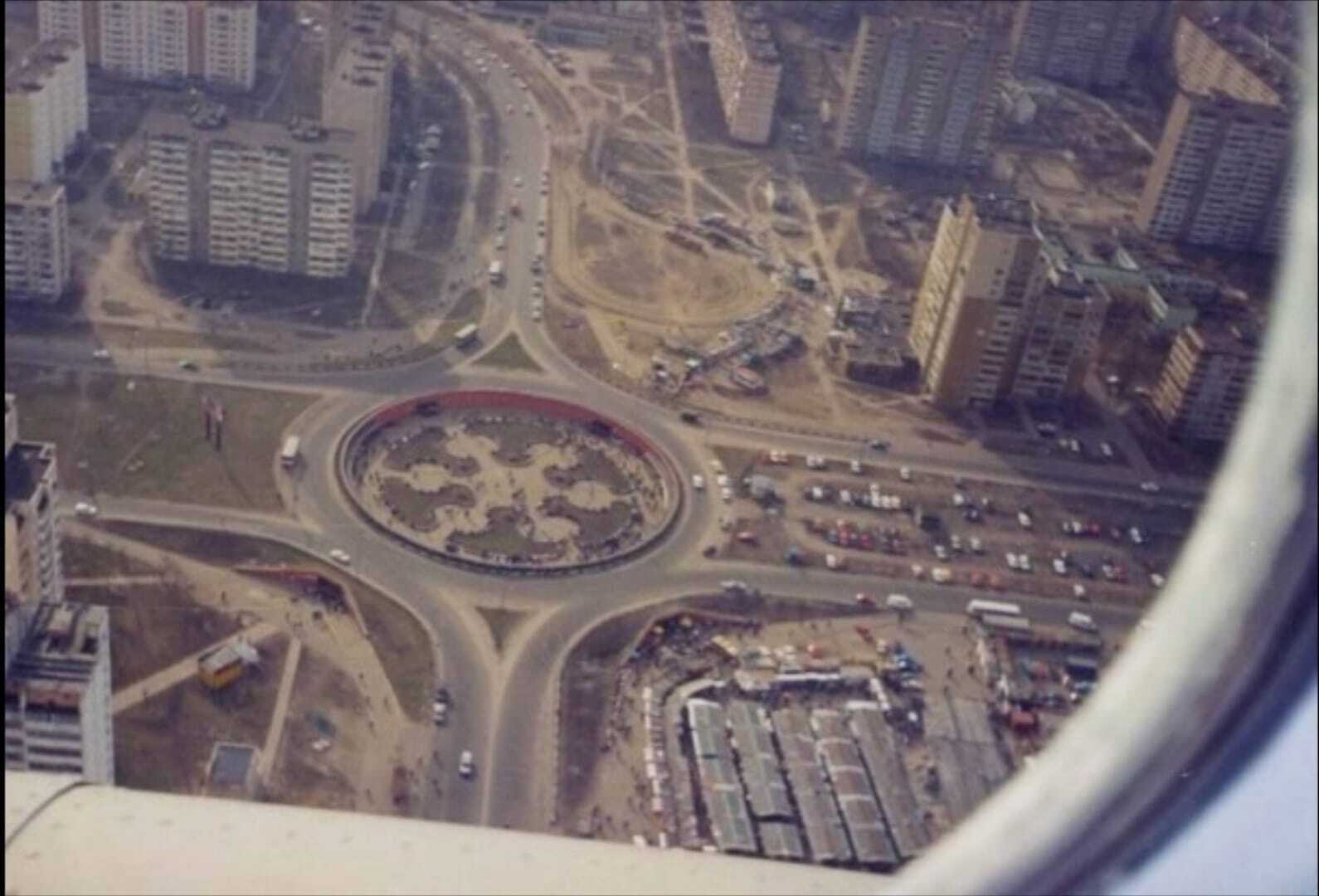 Много песка и без ТРЦ: в сети опубликовали уникальные фото Оболони 1970-1980-х годов