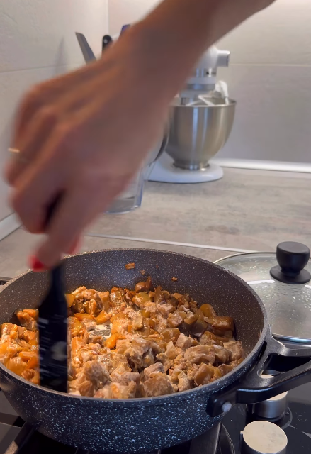 Тушковані баклажани, як гриби, на сковороді: ділимось найпростішим рецептом 