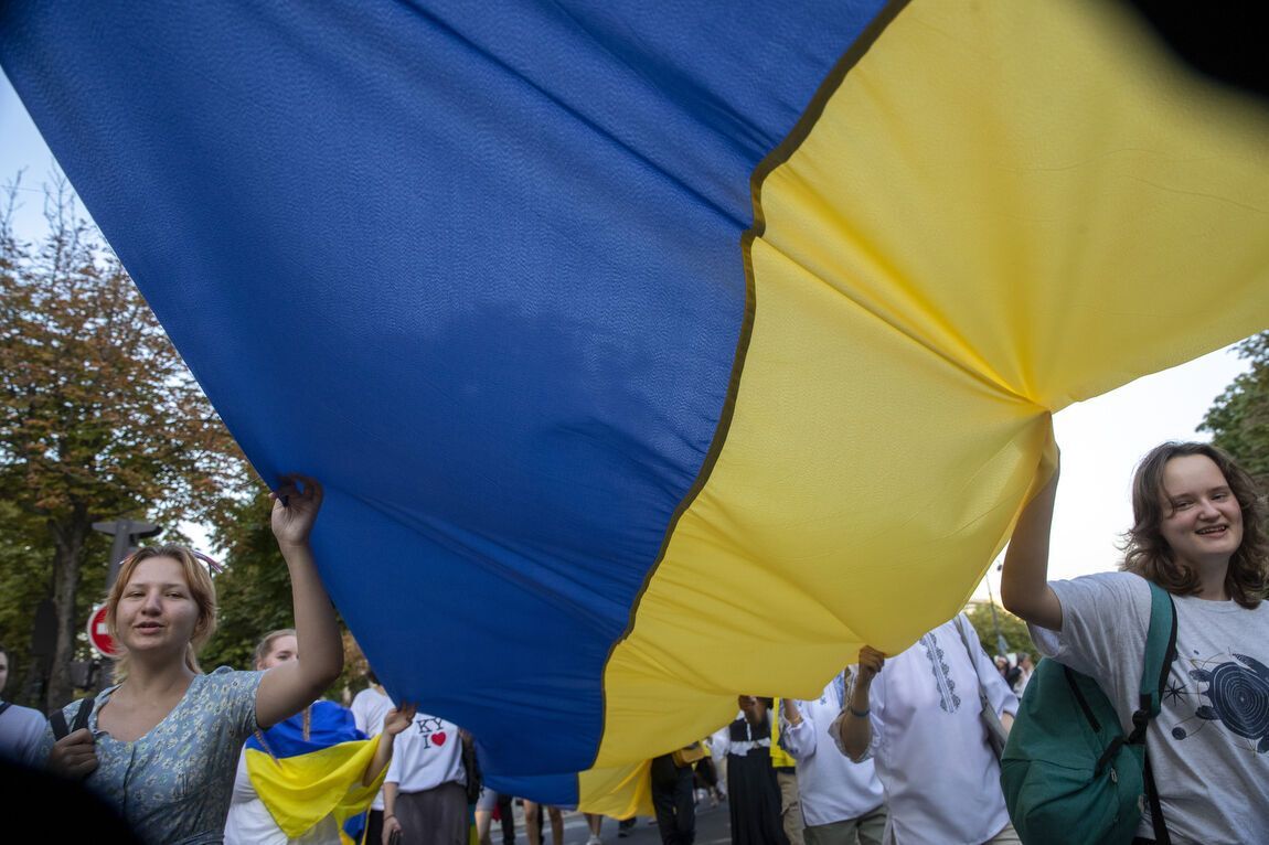 Кличко у Парижі взяв участь у церемонії підсвічення Ейфелевої вежі в кольори прапора України
