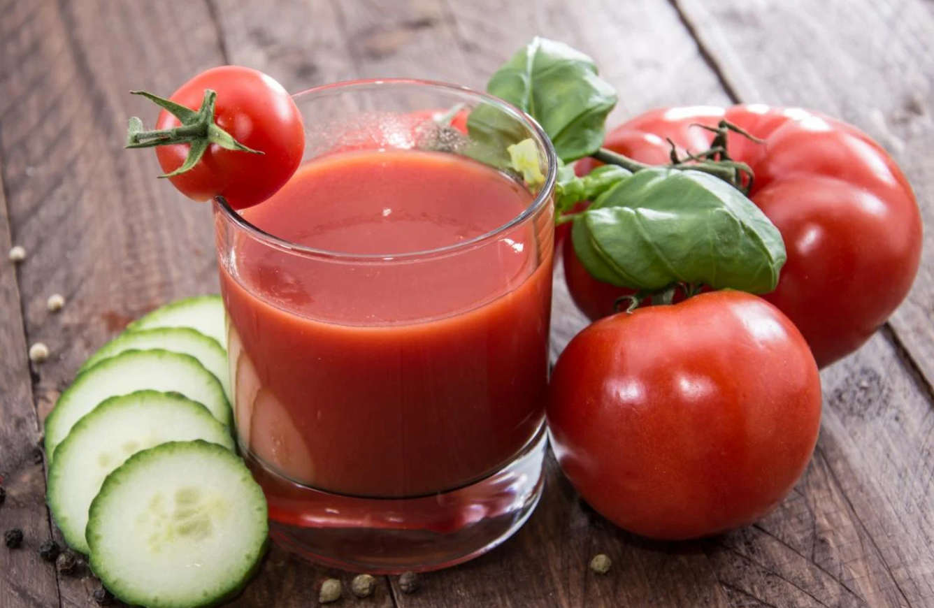Корисний та натуральний томатний сік