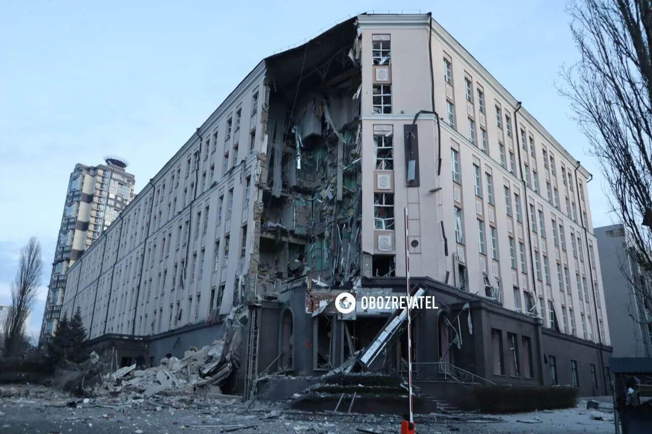 В Киеве восстановили гостиницу, в которую в прошлом году попала российская ракета. Фото