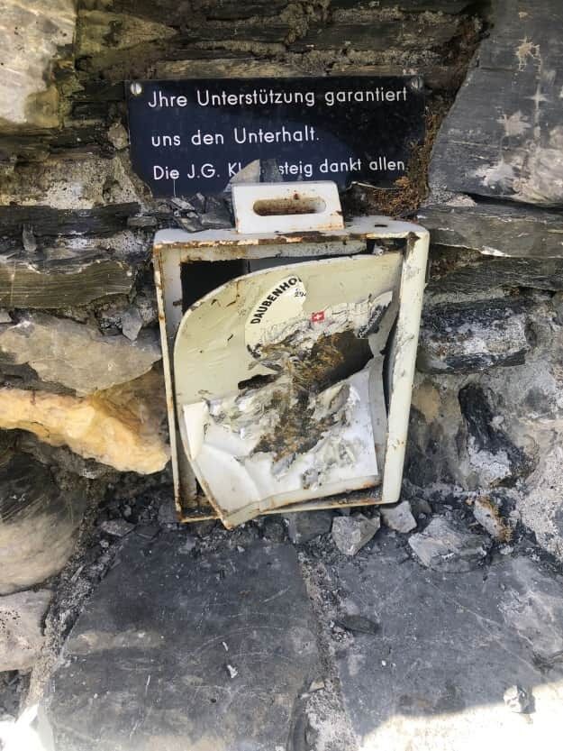 В Швейцарии воры похитили ящик с пожертвованиями на высоте более 2 км: сообщество альпинистов возмущено. Фото