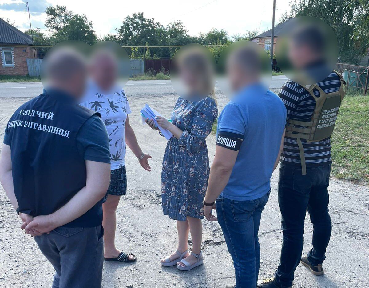 На Харківщині повідомили про підозру керівництву ТЦК: нараховували зарплату фіктивному працівнику. Фото