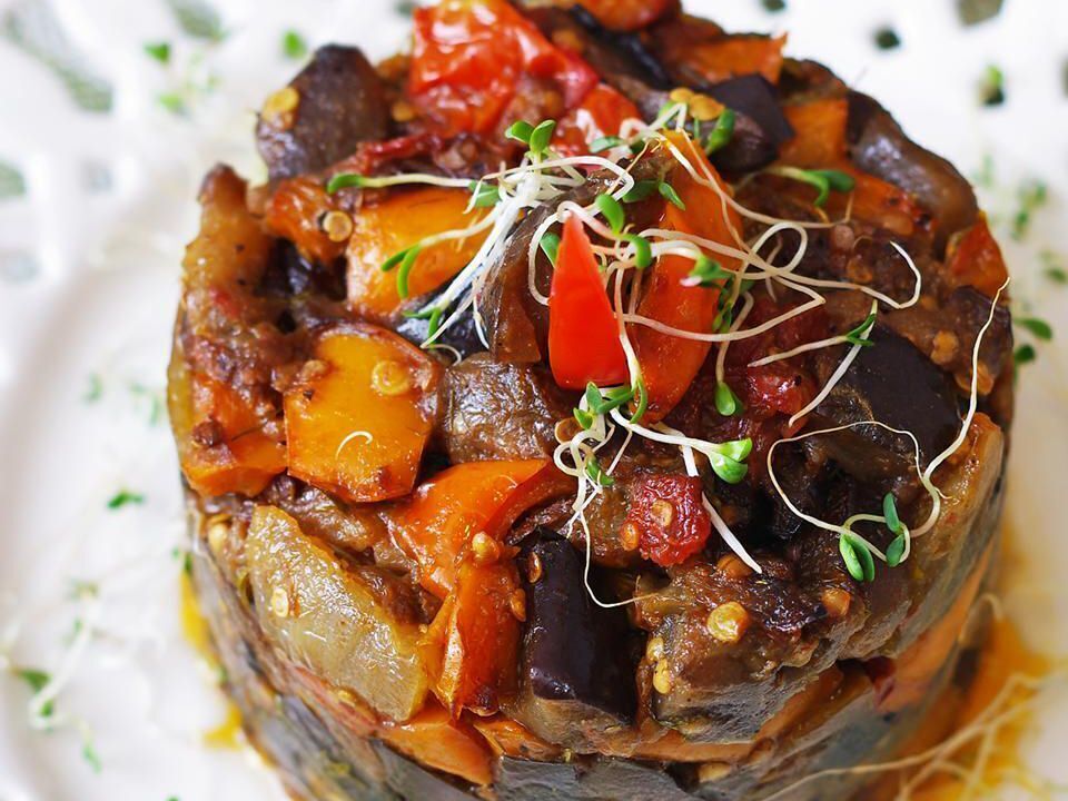 Вкусный салат из баклажанов