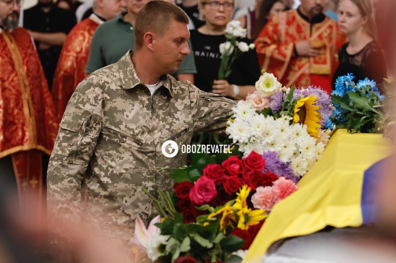 "Пообіцяйте, що я підіймусь в небо замість сина": мати загиблого льотчика "Джуса" зворушила проханням щодо F-16. Відео