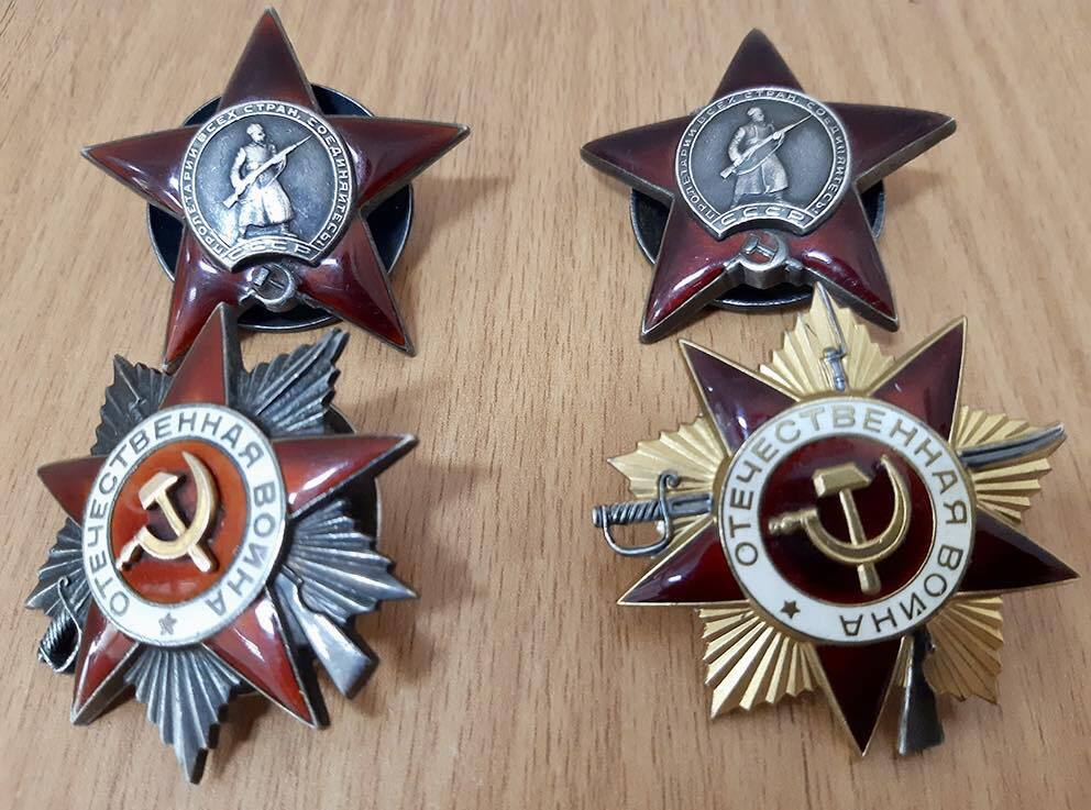 Киевские таможенники обнаружили в посылках советские ордена, задекларированные как электрочайник. Фото