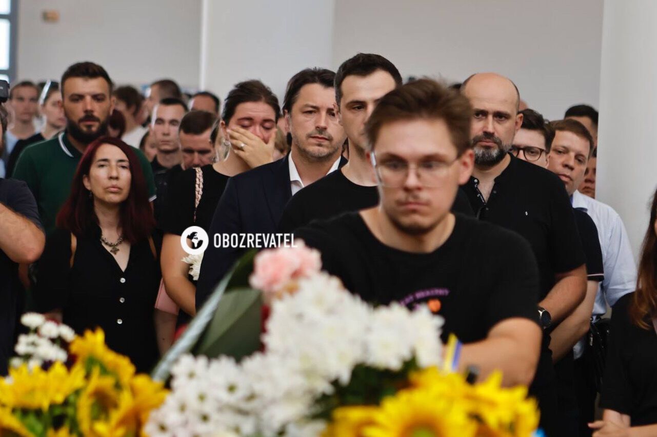 У Києві попрощались із льотчиком "Джусом", який загинув в авіакатастрофі на Житомирщині. Фото і відео