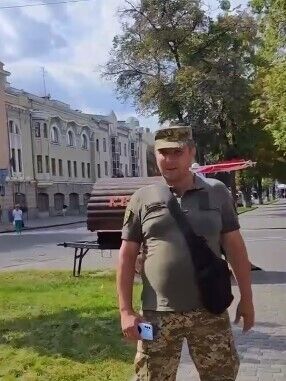 Заявив, що військові "вбивають людей заради грошей": поліція взялася за фітнес-тренера з Полтави, який ображав захисників. Відео