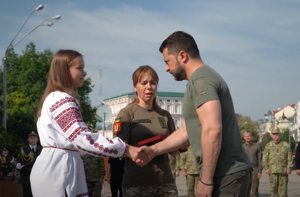 "Слова всегда меньше, чем то, что мы чувствуем": Зеленский почтил память погибших защитников Украины. Видео