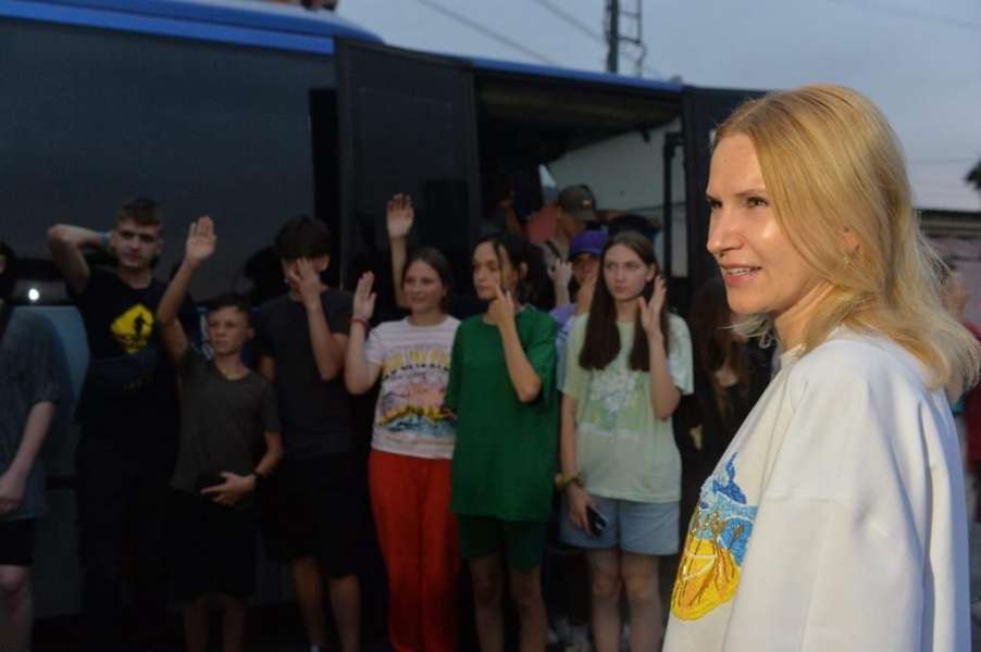 Первая группа детей украинских военных отправилась на отдых в Азербайджан, – вицеспикер Елена Кондратюк