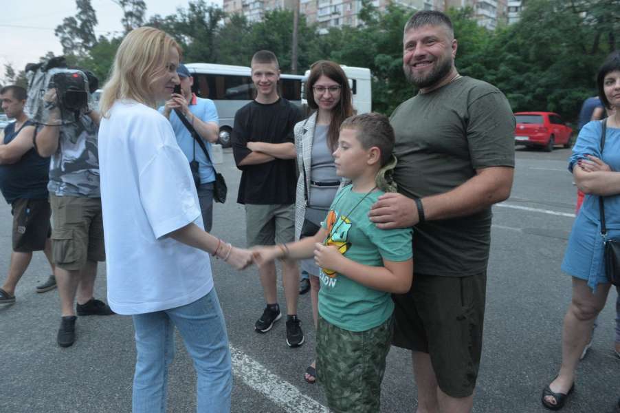 Первая группа детей украинских военных отправилась на отдых в Азербайджан, – вицеспикер Елена Кондратюк