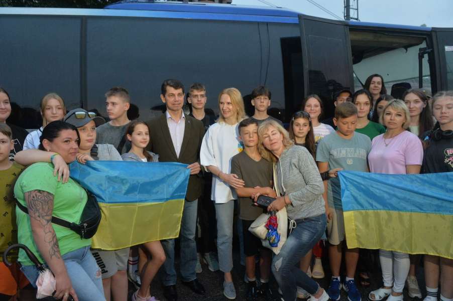 Первая группа детей украинских военных отправилась на отдых в Азербайджан, – вицеспикер Елена Кондратюк