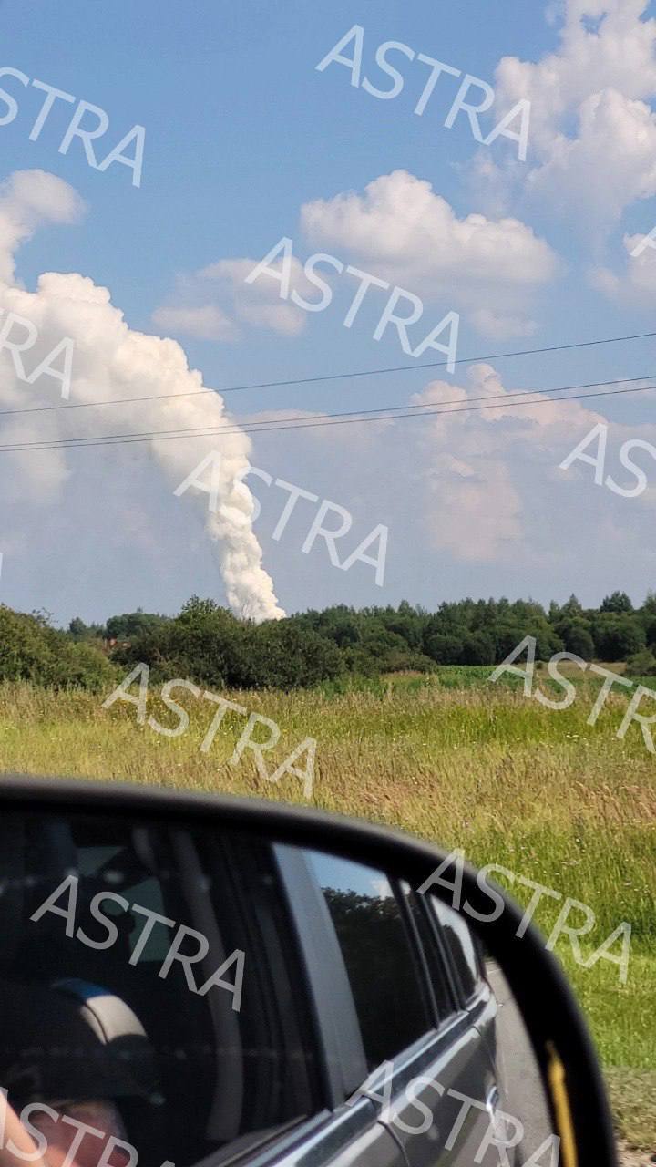 В Подмосковье прогремел взрыв у АЗС, поднялся огромный столб дыма. Видео