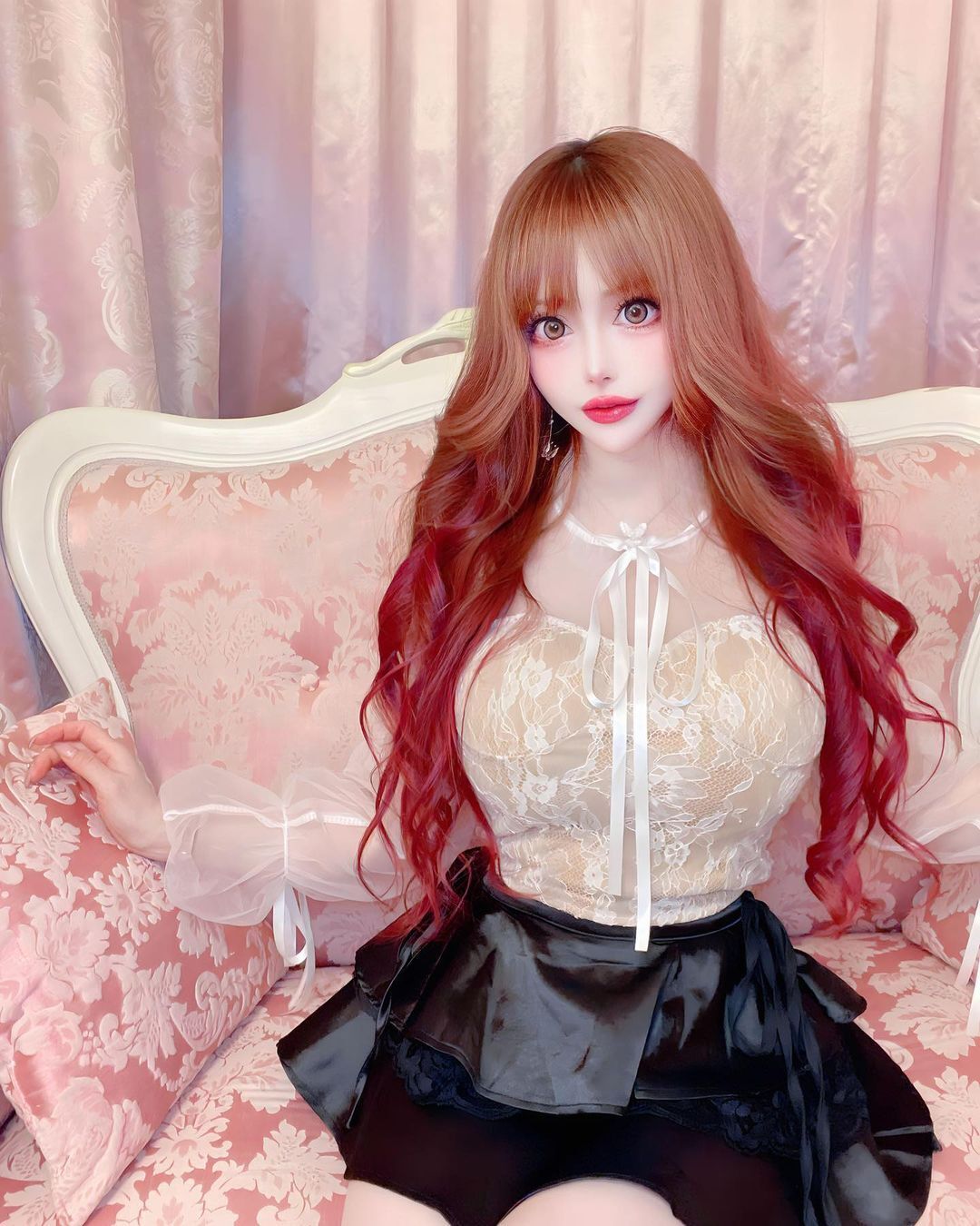 Одесская кукла, "фарфоровая" японка и другие эпатажные модели, которые выглядят как Барби. Фото