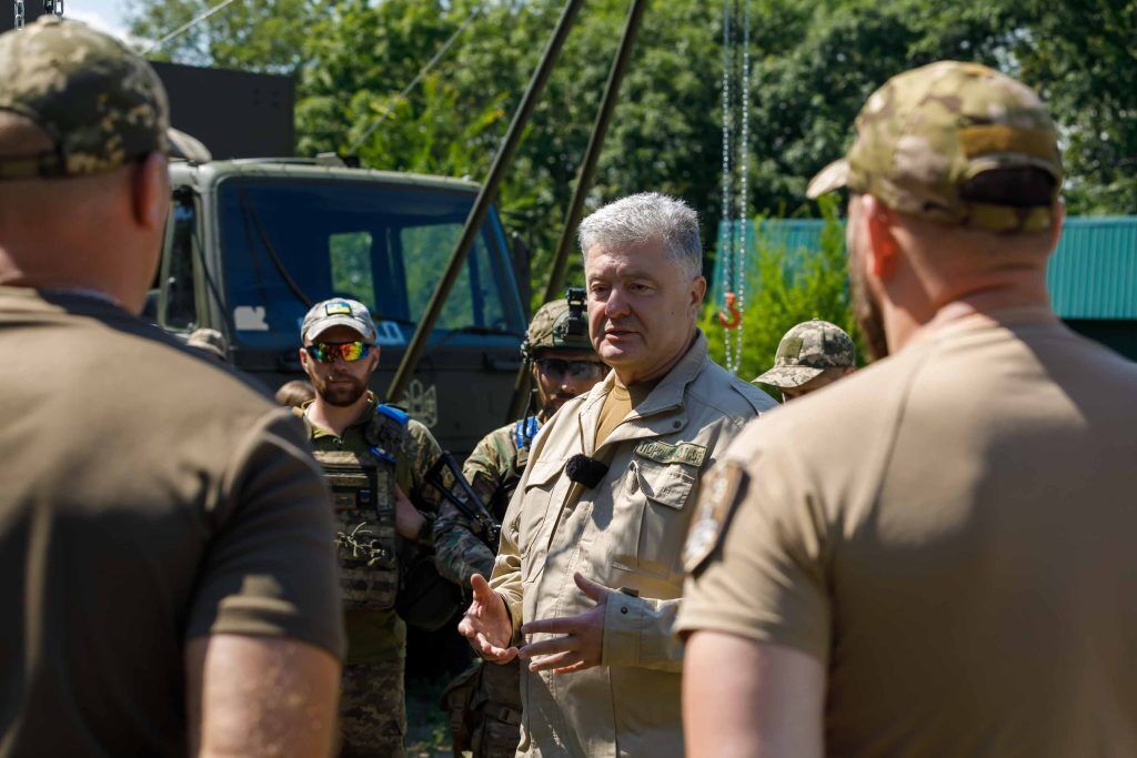 Воины не должны унижаться перед чиновниками, чтобы получить заслуженный кровью и потом статус УБД, – Порошенко
