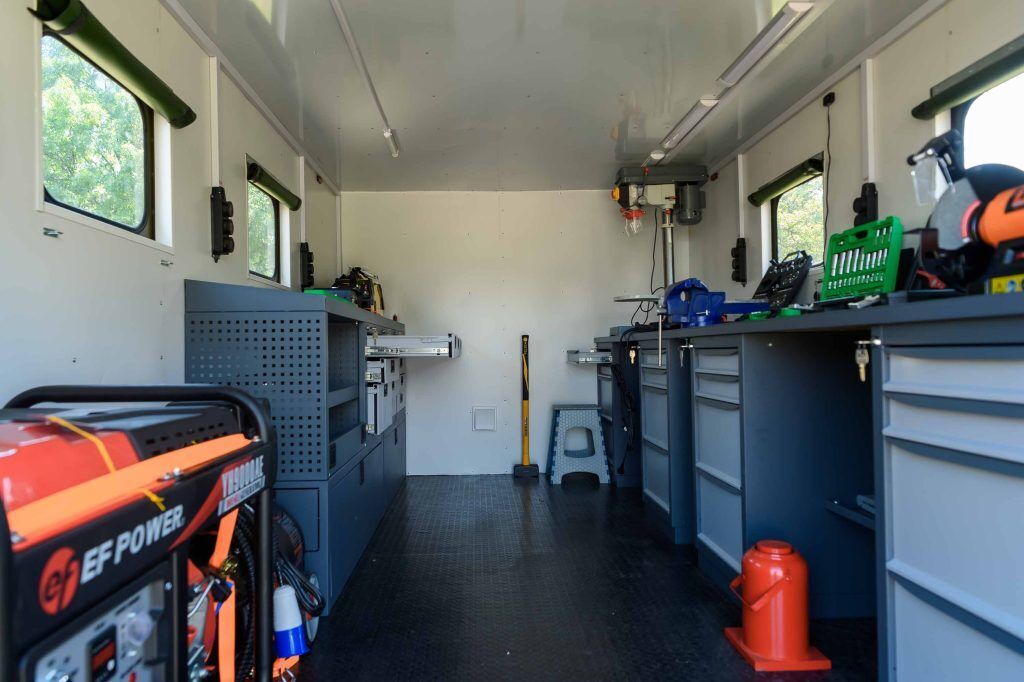 "А на этом крюке Путина повесим": Порошенко привез необходимую технику в бригаду, которая воюет под Авдеевкой и Бахмутом