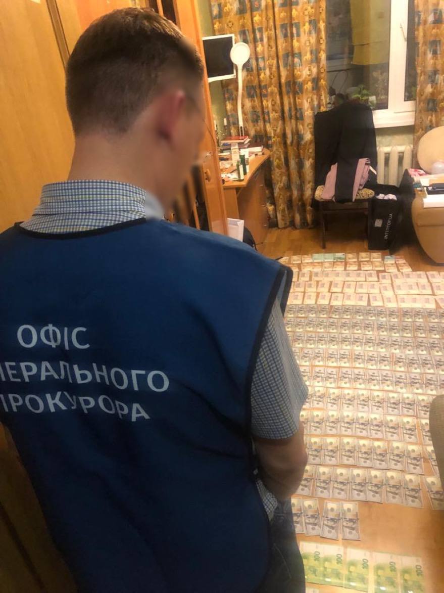 В Киеве чиновник КГВА за $10 тыс. переправлял уклонистов через границу. Фото и видео