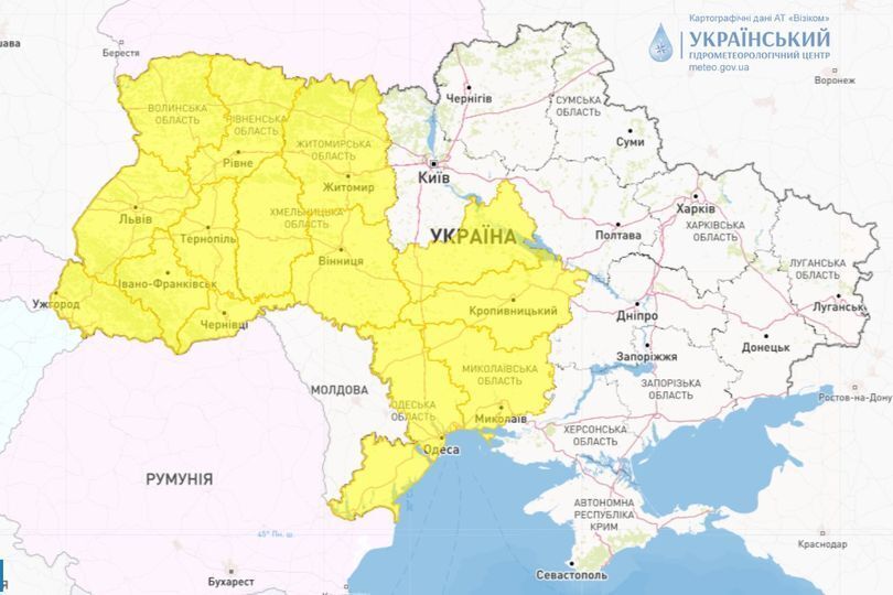 Хмарно, але все ще спекотно: синоптики дали прогноз погоди на останній день літа