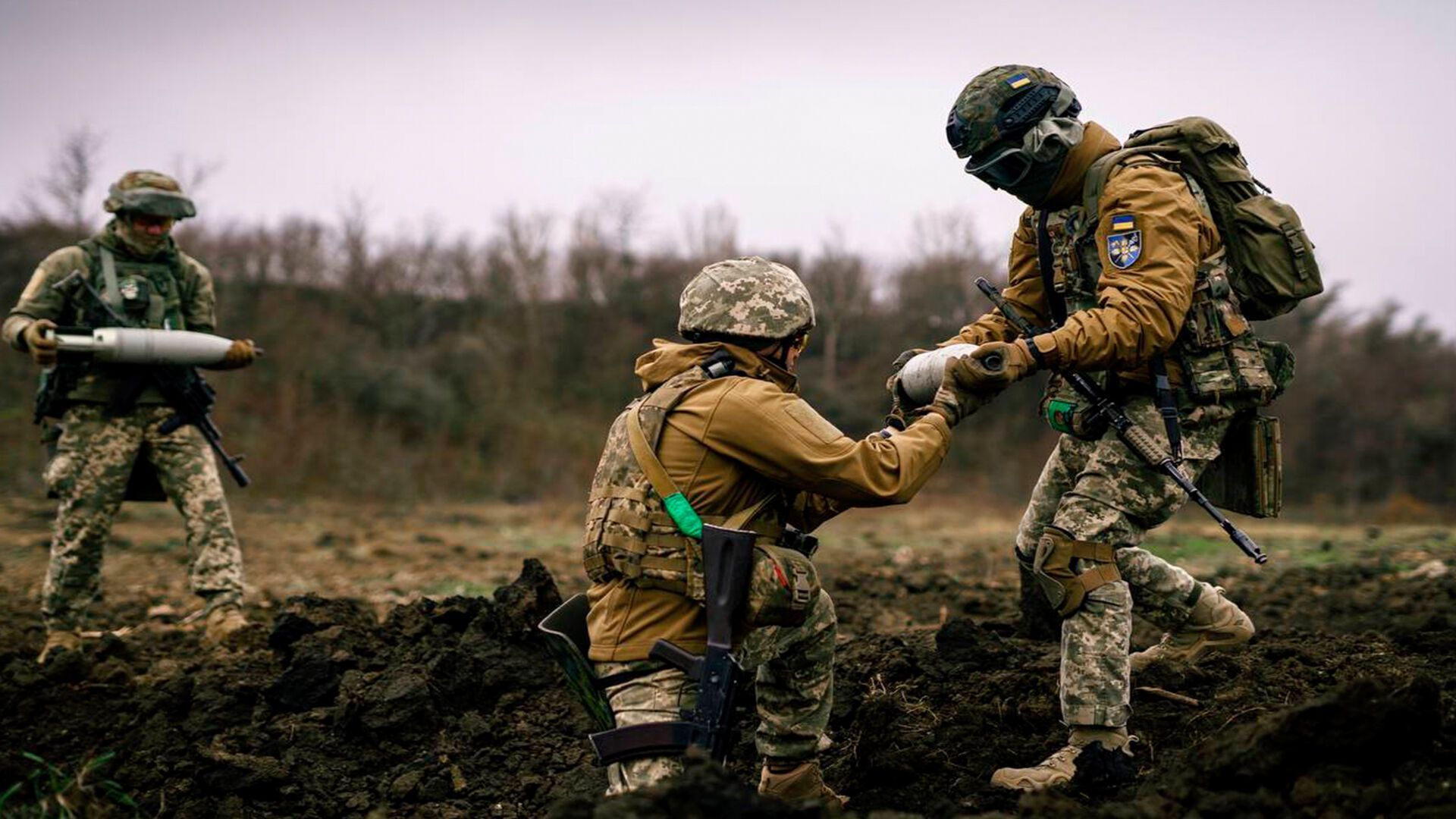 Украинские воины продолжают защищать страну