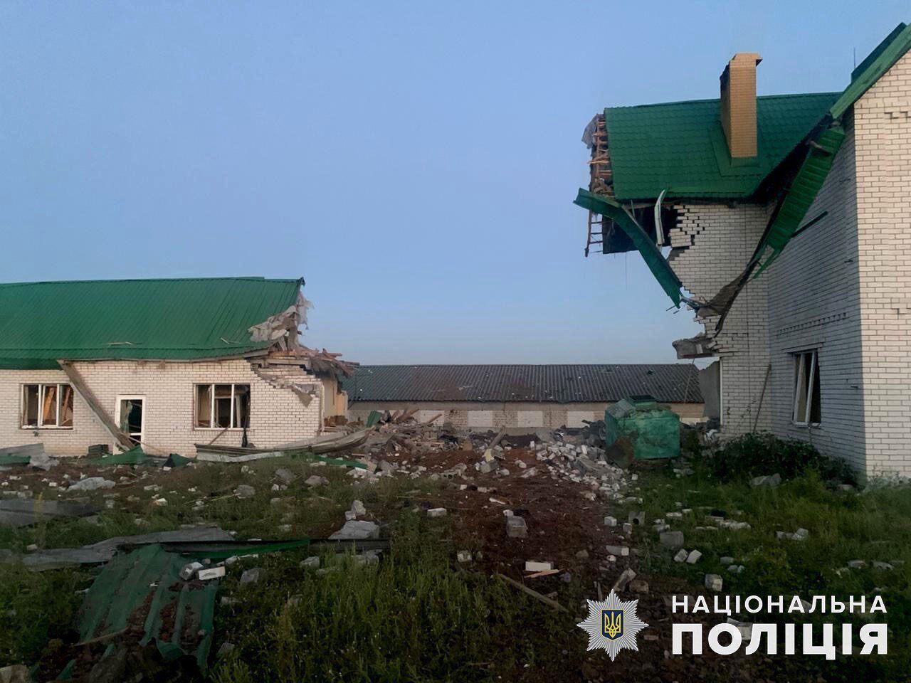 Оккупанты обстреляли Харьковщину и Славянск, вспыхнули пожары: есть погибший и раненый