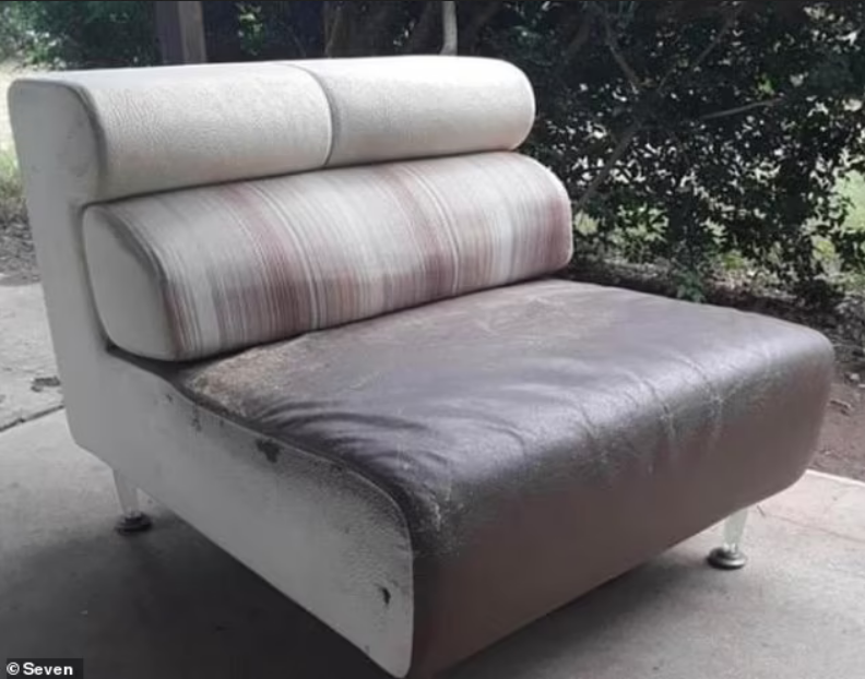 Житель австралийского штата Квинсленд отдал диван, внутри которого были спрятаны 30 000 долларов