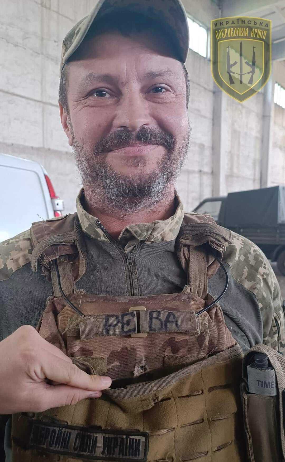 "Злякатися не встиг": український воїн "Рева" вижив після снайперського пострілу в груди у боях за Старомайорське