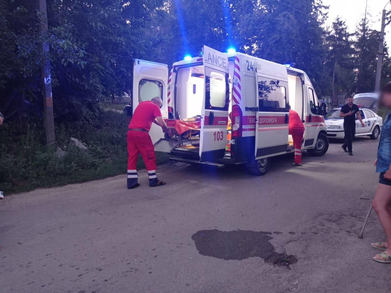 На Київщині підліток на скутері збив 7-річного велосипедиста: обох дітей госпіталізували. Фото