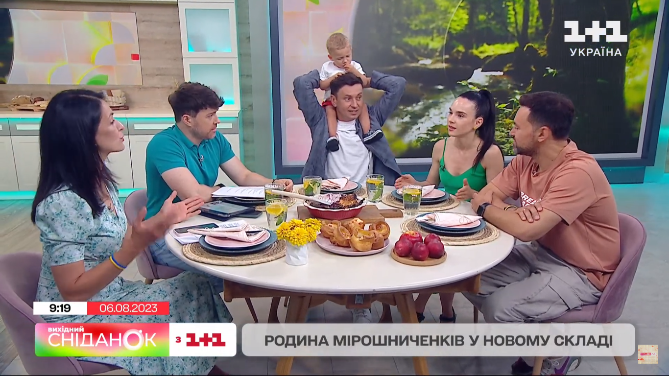 Тімур Мірошниченко вперше з прийомним сином прийшов на телебачення та розповів, чому йому обрали незвичне ім'я