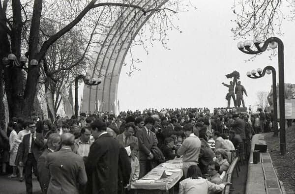 У центрі Києва до кінця 1970-х років можна було побачити улюбленця столичних дітлахів – "Слона". Історія та архівні фото