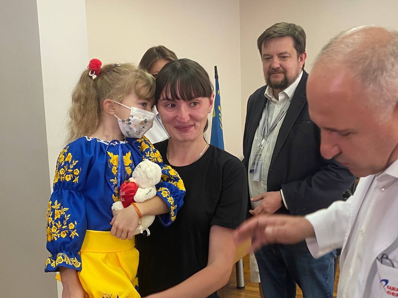 Маленька українка, якій пересадили серце, привітала країну з Днем Незалежності. Відео