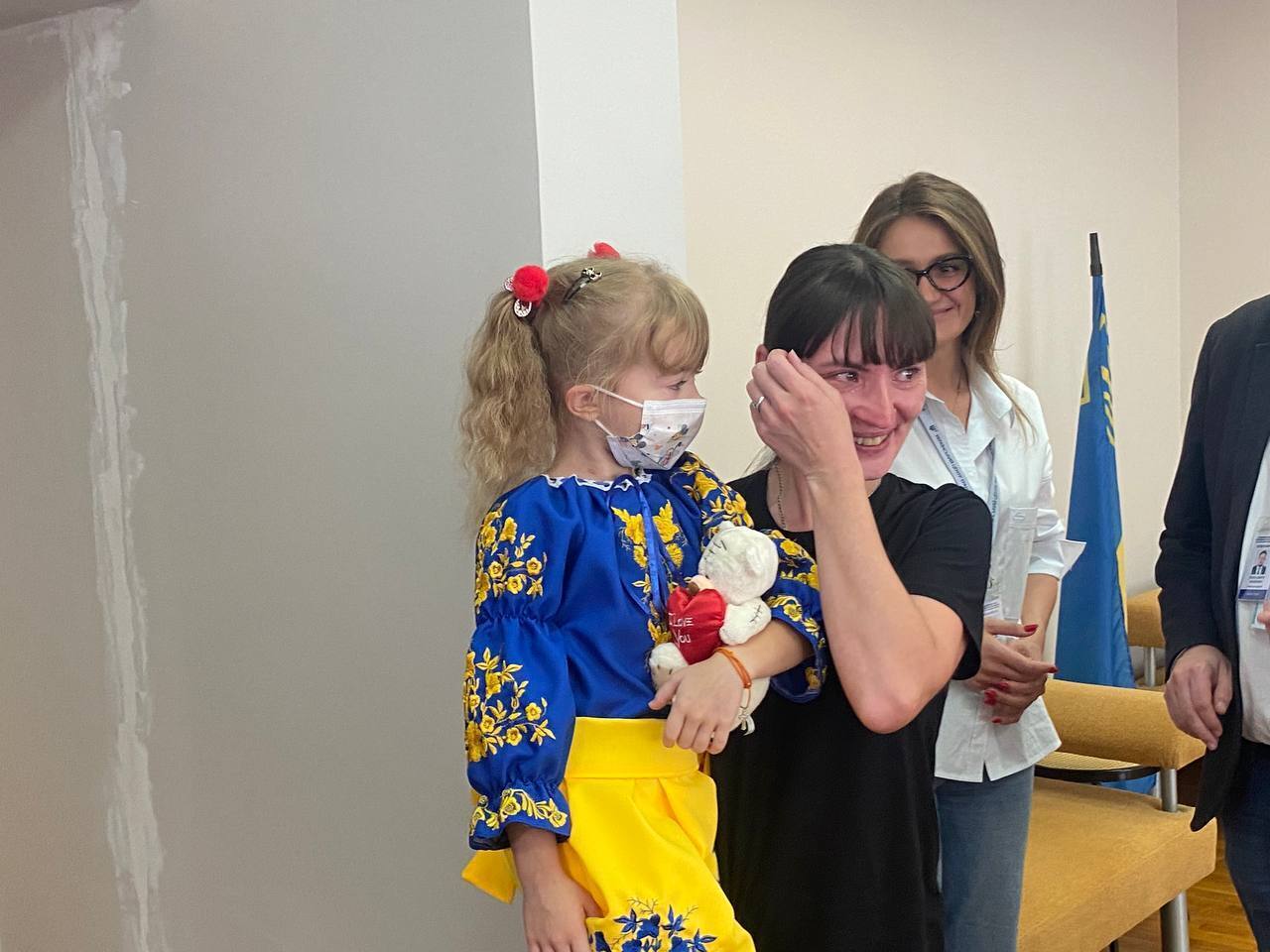 6-летнюю девочку, которой месяц назад пересадили сердце, выписали из больницы. Фото и видео