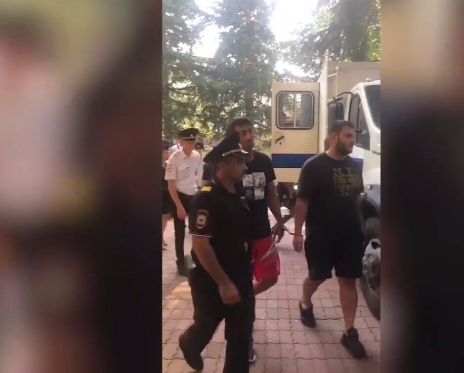 У Росії почали ліквідувати окупантів, які вижили в Україні: чим обернулася героїзація бандитів та вбивць