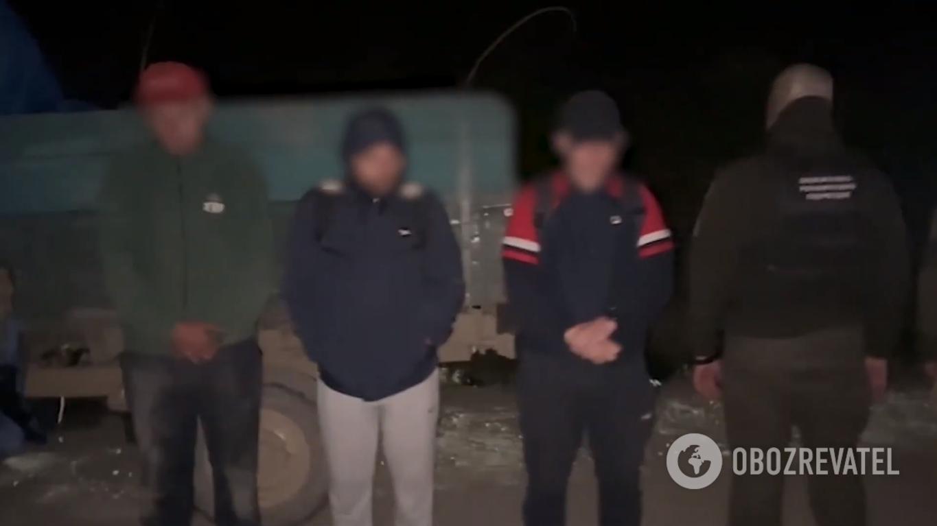 Пограничники и представители военной контрразведки СБУ поймали трех нарушителей