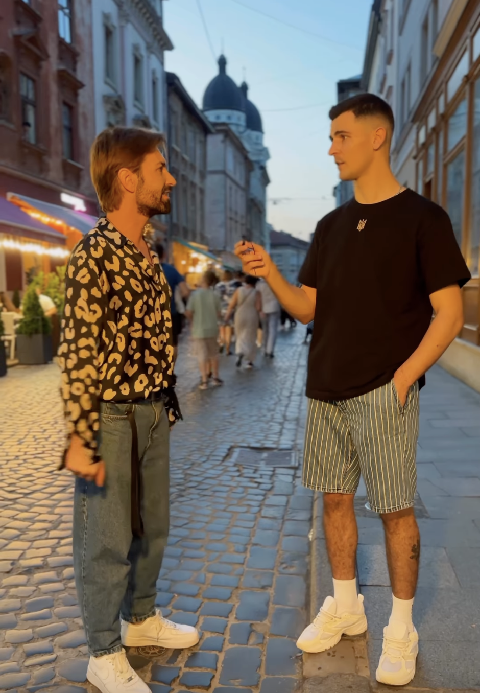 "Йому 46, а виглядає на 30": зірка 90-х EL Кравчук приємно здивував молодим виглядом та скромним образом за 130 євро