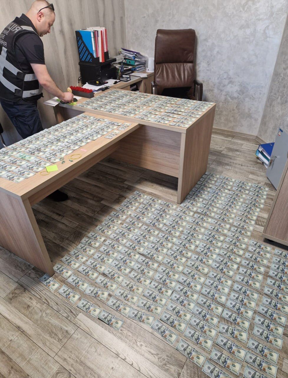 СБУ задержала депутата из Кропивницкого, занимавшегося рэкетом: деньги выбивали из предпринимателя. Фото