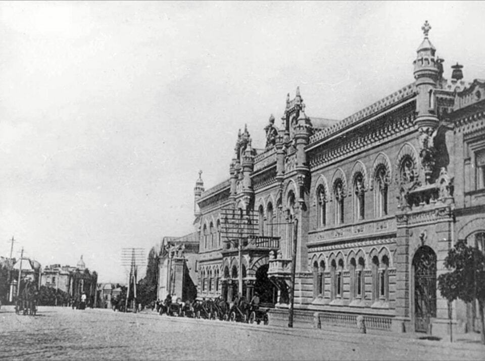 В сети показали, какой была Институтская улица в Киеве в XIX-XX веках. Архивные фото