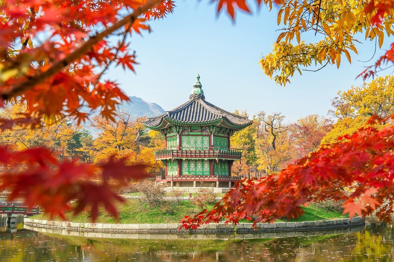 Топ-3 направления Азии для осеннего путешествия: самые красивые города региона