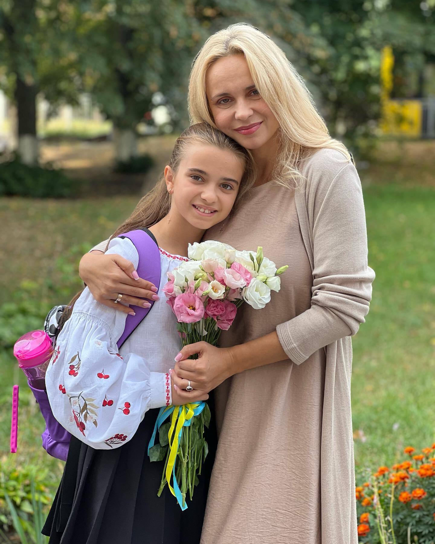 Монатік, Мішина, Дядя Жора та інші українські зірки відвели дітей до школи: милі фото з 1 вересня