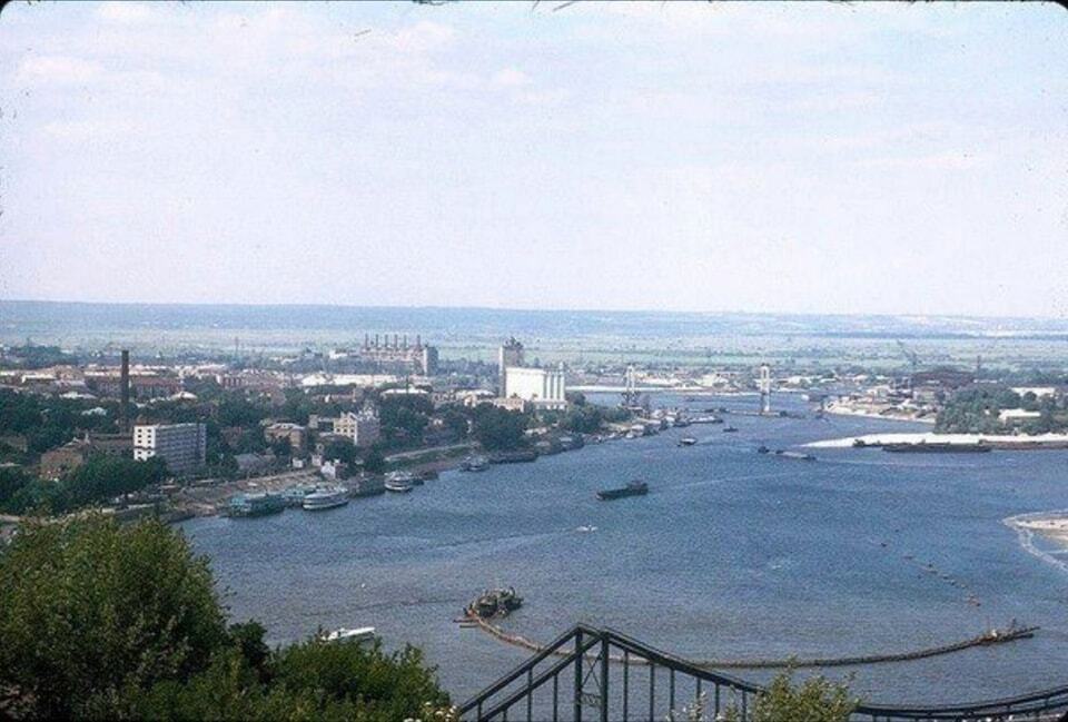 У мережі показали, який вигляд мав Київ у 1964 році на знімках французького фотографа. Унікальні кольорові фото