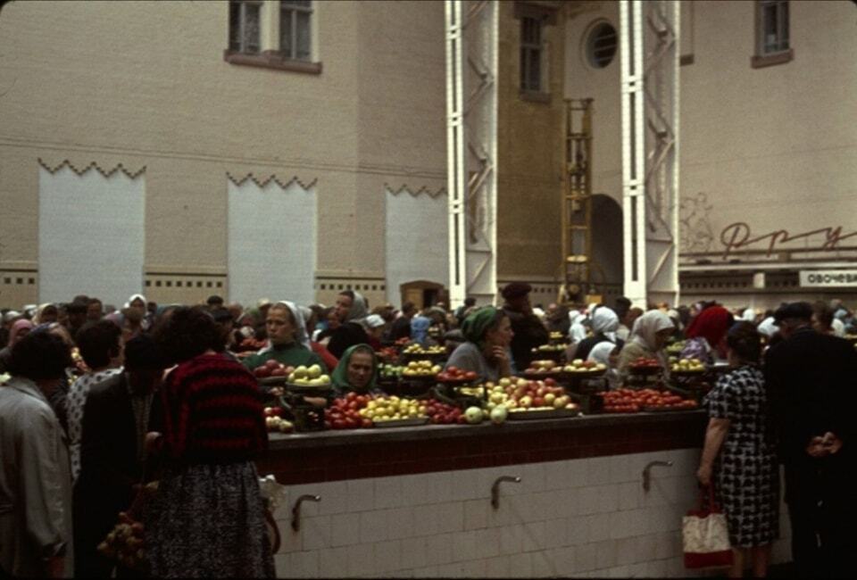 В сети показали, как выглядел Киев в 1964 году на снимках французского фотографа. Уникальные цветные фото