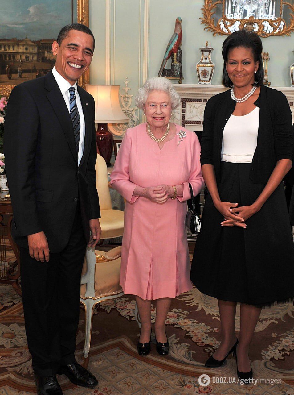Елизавета II была в восторге: стало известно, какой "некоролевский" подарок от Барака Обамы очень поразил монархиню