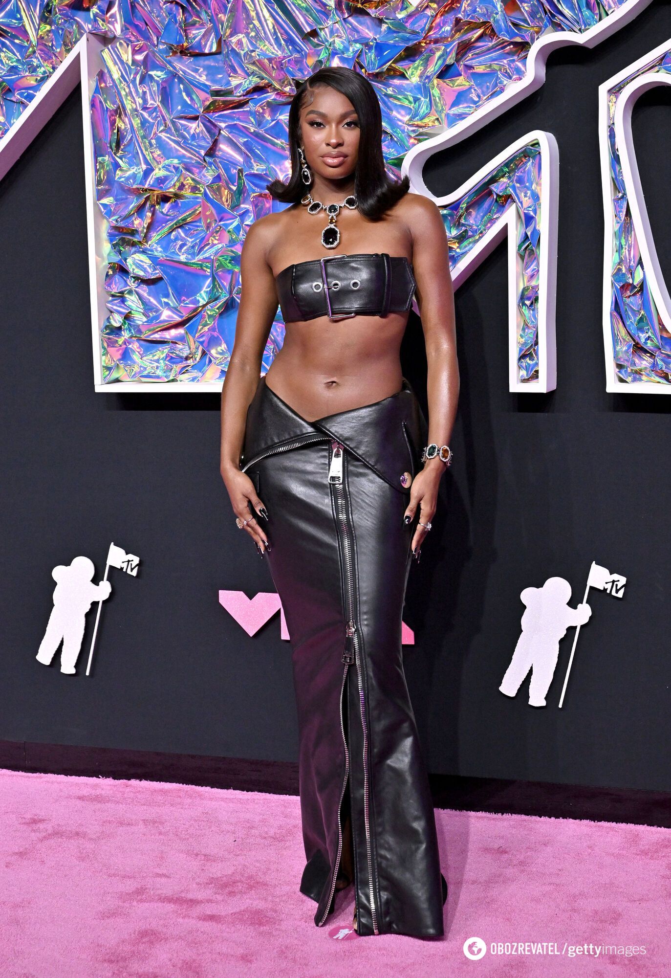 Наряды из паутины и полупрозрачные платья: звезды поразили откровенными образами на красной дорожке MTV VMA 2023. Фото