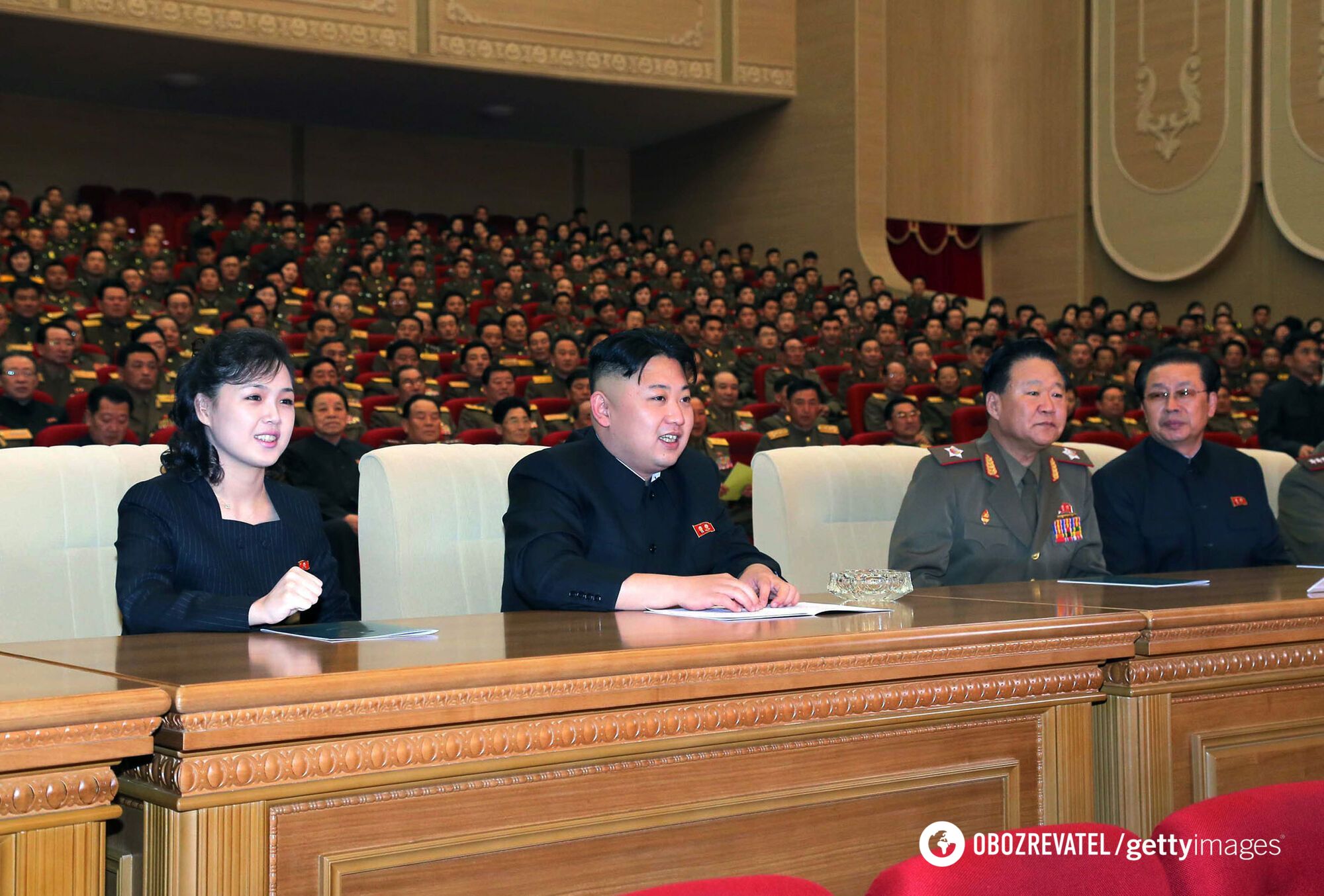 Жена носит Dior и Chanel, а дочь готовят в лидеры КНДР: что скрывает "сумасшедший диктатор" Ким Чен Ын