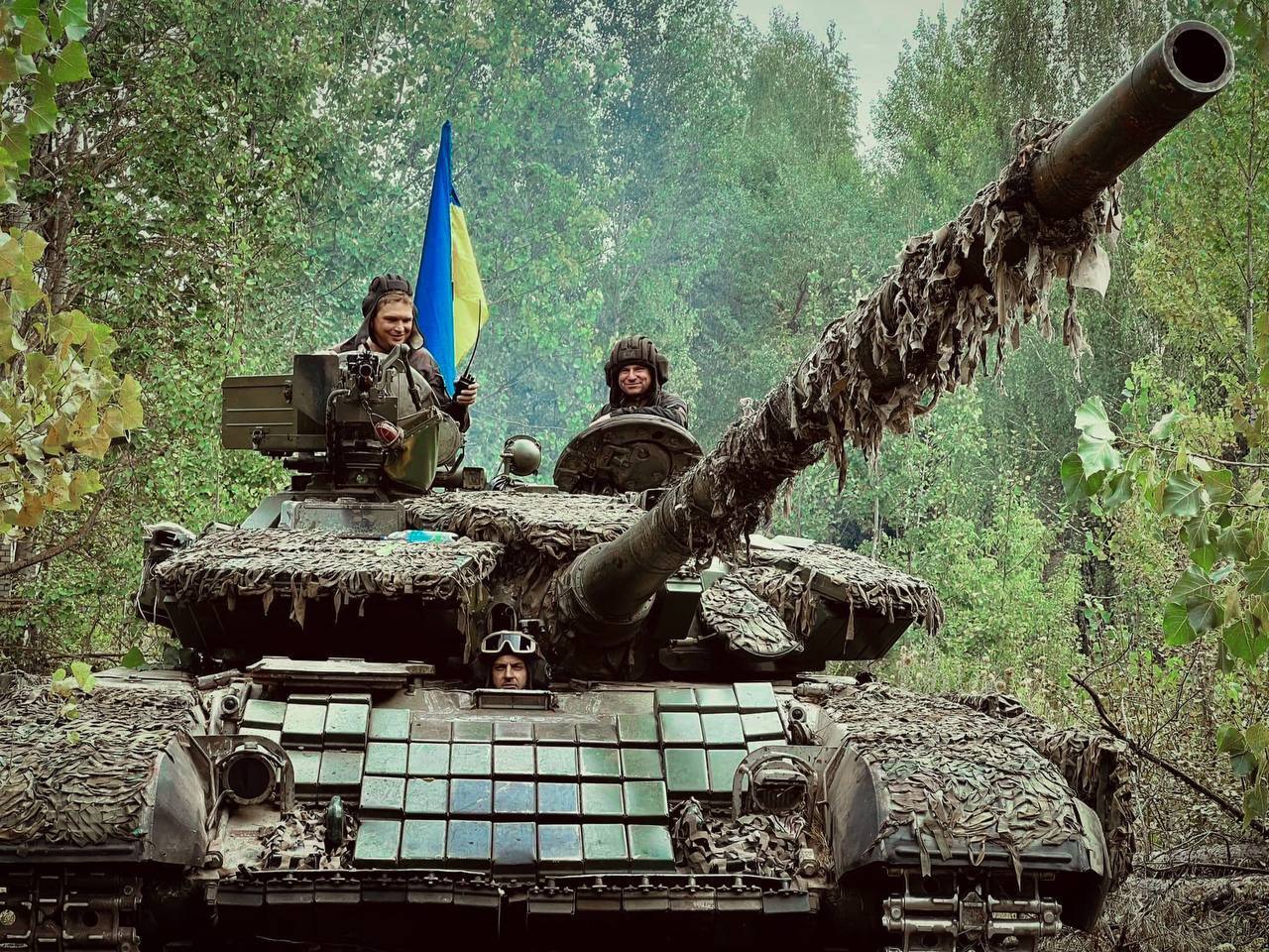 "Ініціатива в руках наших воїнів": Зеленський показав потужні фото з фронту